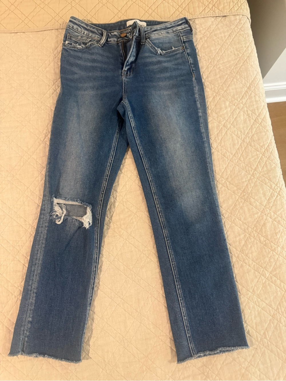 Vervet Straight Leg Distressed Women’s Jeans in Mid Blue